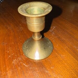 VINTAGE SMALL ROUND BOTTOM BRASS CANDLESTICK HOLDER LESS THAN 3"